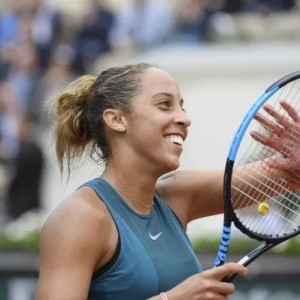  纳达尔强势归来，法网半决赛展王者风范