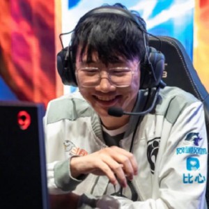  LPL夏季赛激战正酣，多支劲旅争夺榜首  