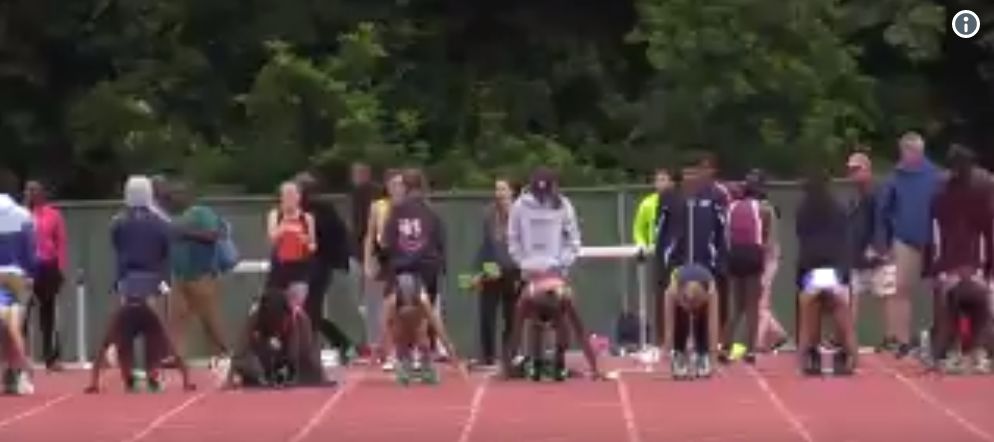  电竞选手刻苦训练磨砺精湛技艺