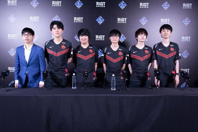  电竞装备全面升级，黑科技助力选手发挥