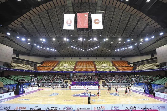  篮球场馆设施升级，观赛体验全面提升