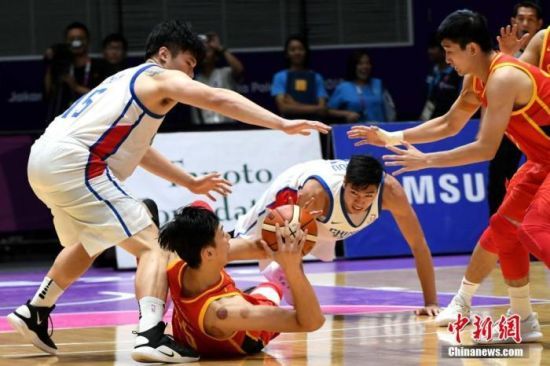  男篮亚洲杯预选赛，中国队完胜伊朗