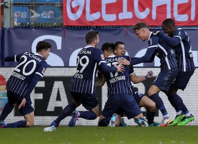  德甲霸主拜仁连胜，卫冕之路势不可挡  