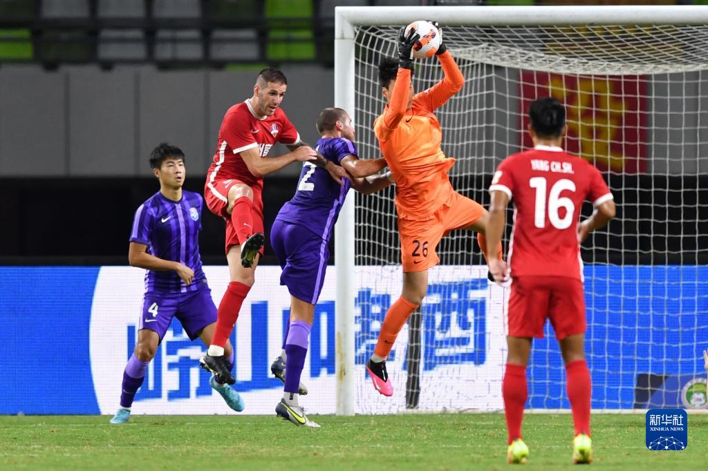  门将神勇扑救保清白，零封对手成就经典战役