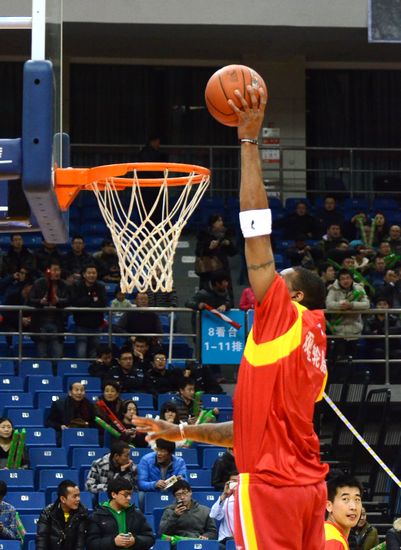  扣篮大赛惊艳全场，空中飞人演绎极致美学