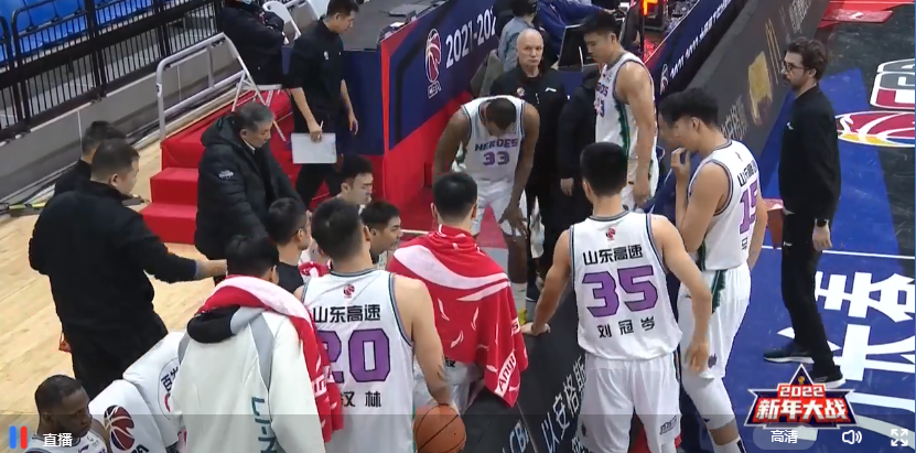  山东高速篮板碾压战胜北京控股男篮